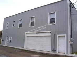 Building Photo - 465 E Washington St