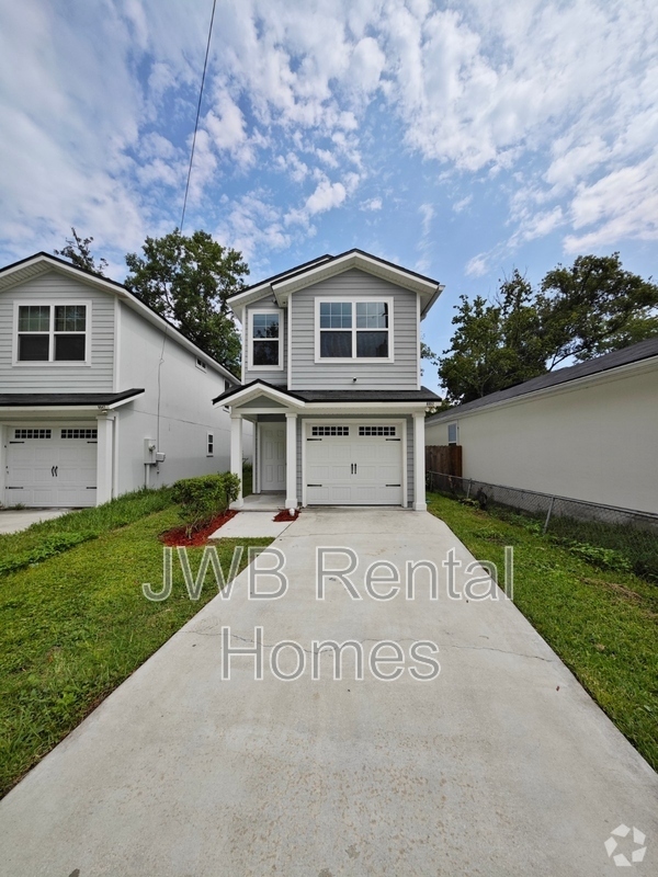 Building Photo - 8953 Cocoa Ave