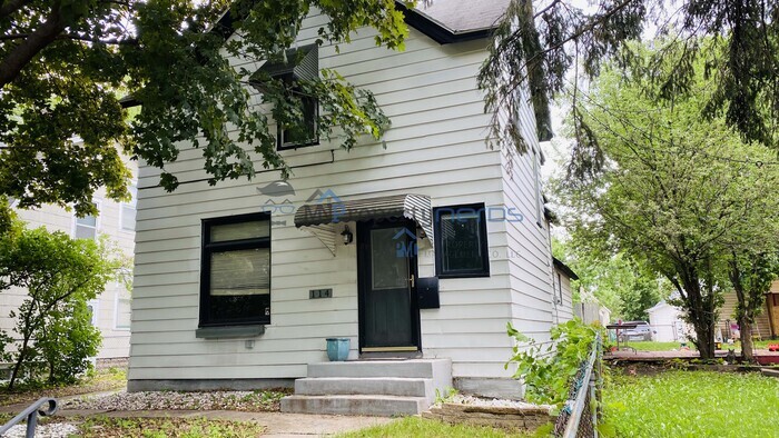 Primary Photo - 114 Cook Ave W