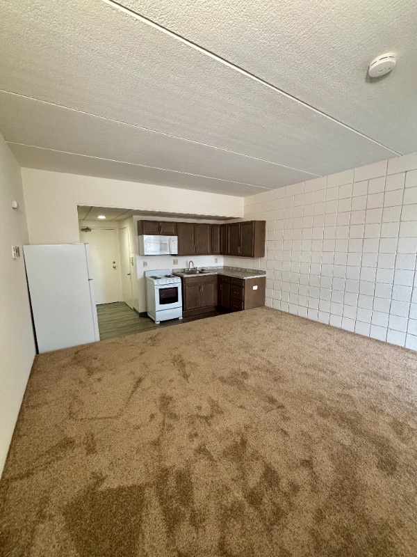 Foto del edificio - 2668 Elmwood Ave