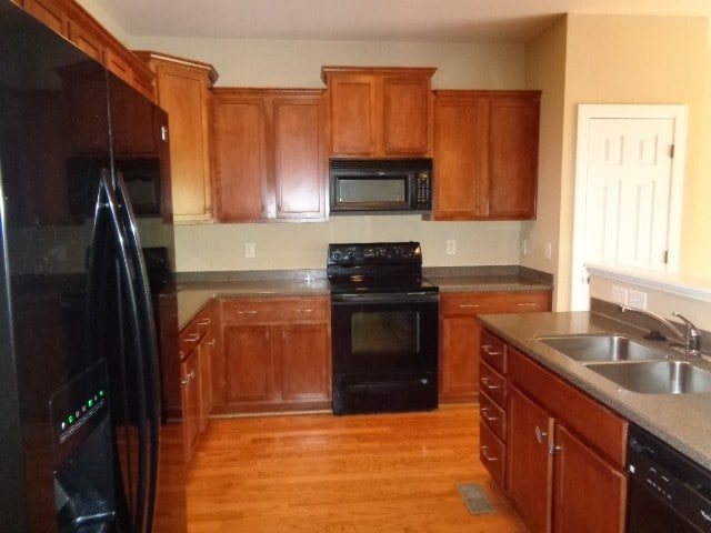 Foto del edificio - 3052 Brookview Forest Dr