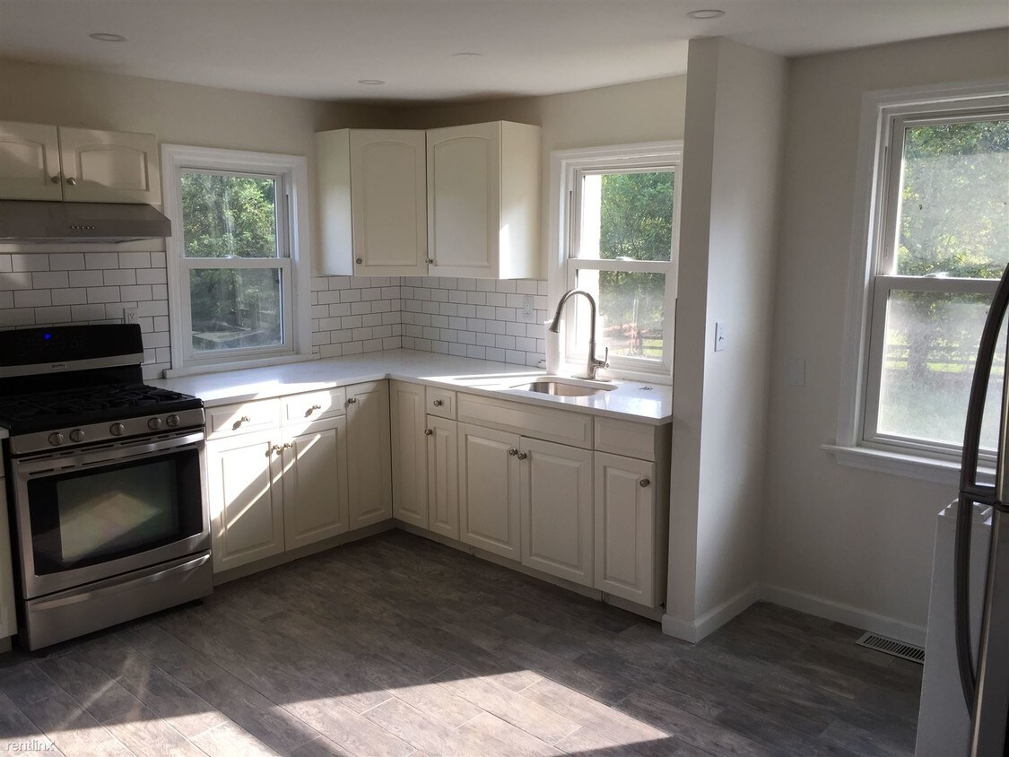 Primary Photo - 150 Plattekill Ardonia Rd