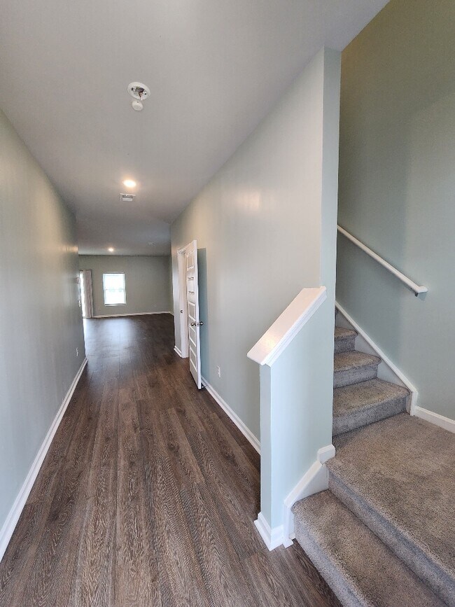 Building Photo - 1556 Swing Bridge Way