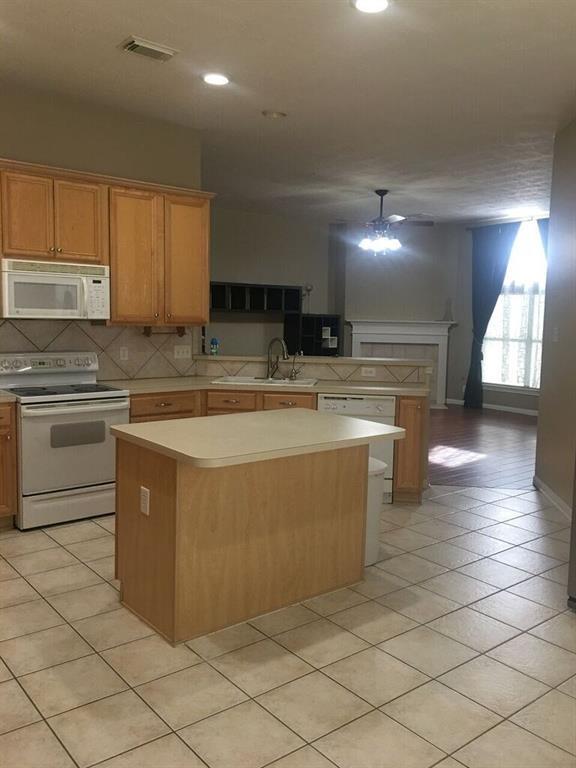 Building Photo - 13815 Pickford Knolls Dr
