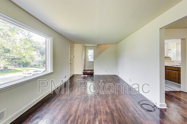 Foto del edificio - 2710 Emmet Rd