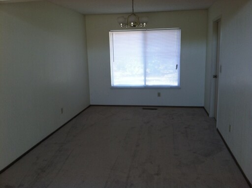 Building Photo - 1008 Bluejay Dr