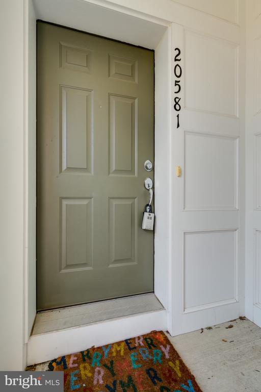 Building Photo - 20581 Geddes Terrace