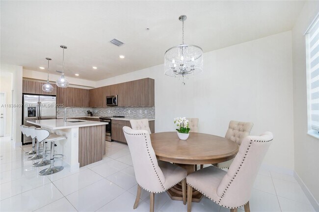 Foto del edificio - 4740 NW 84th Ct