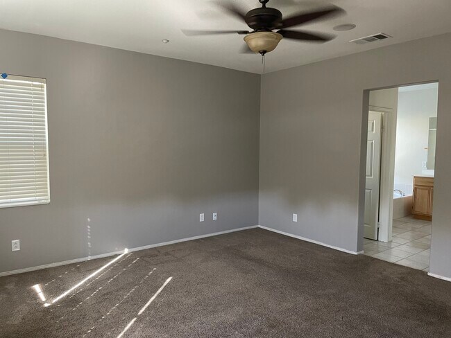 Building Photo - 7770 Lincoln Ct