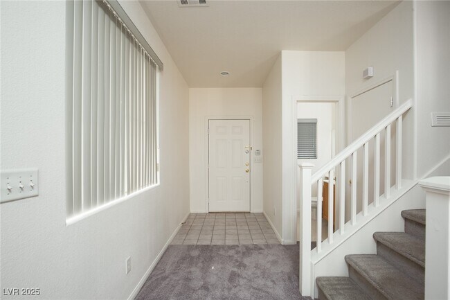 Foto del edificio - 8932 W Rochelle Ave