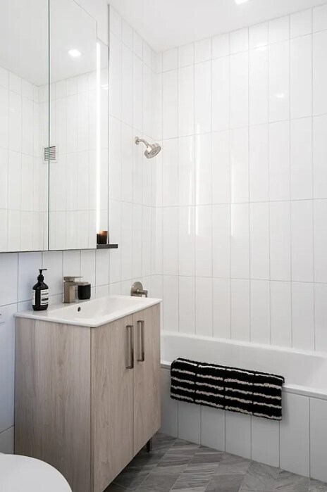 Foto del edificio - 299 W 47th St