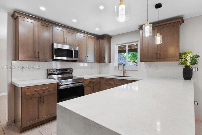 Building Photo - 14020 SW 38th St