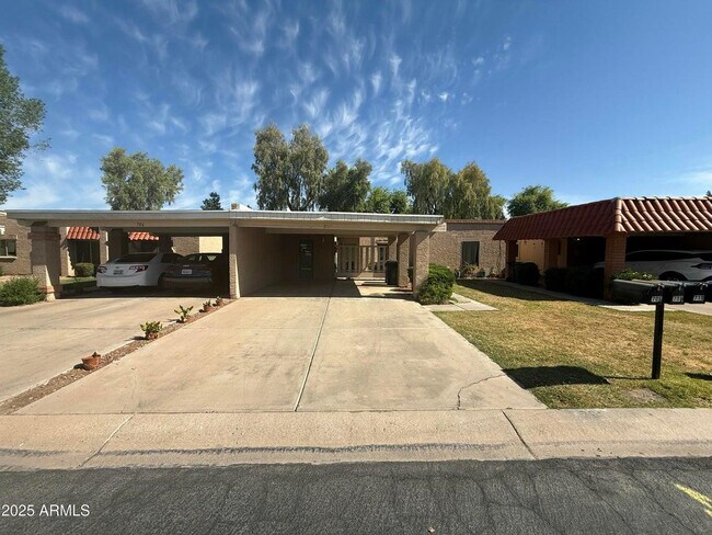 Foto del edificio - 708 E Colgate Dr