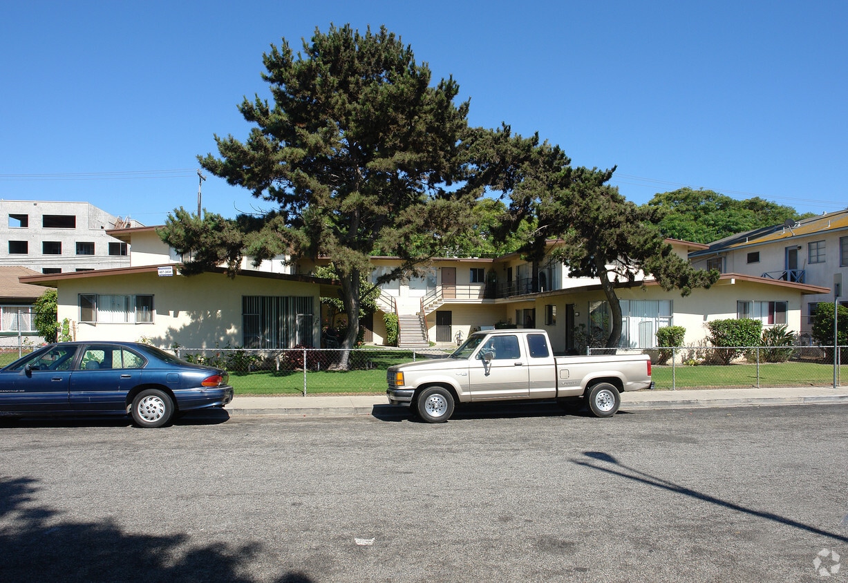 Primary Photo - 400 N G St