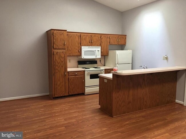 Building Photo - 17 Cambridge Ln