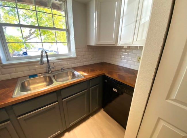 Photo - 17293 E Ford Dr Townhome