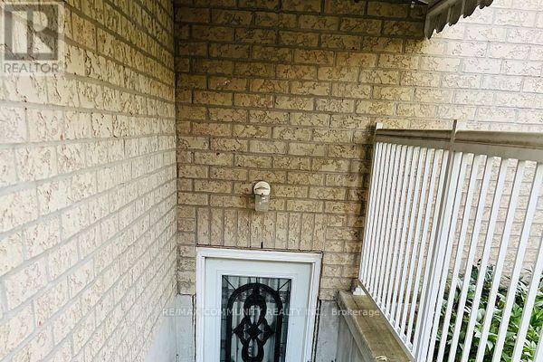 Building Photo - 136 Prohill St