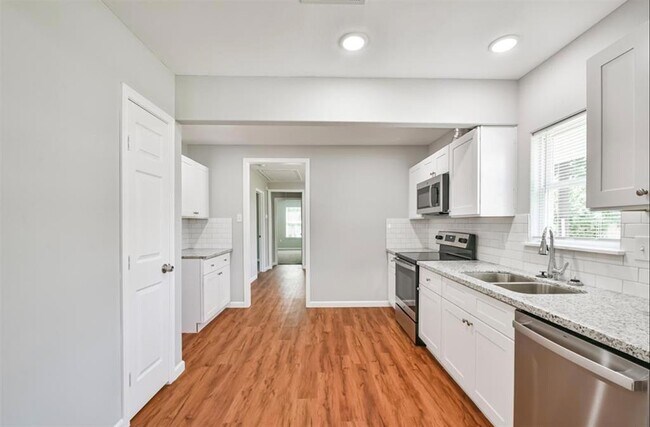 Foto del edificio - 5202 Nichols St