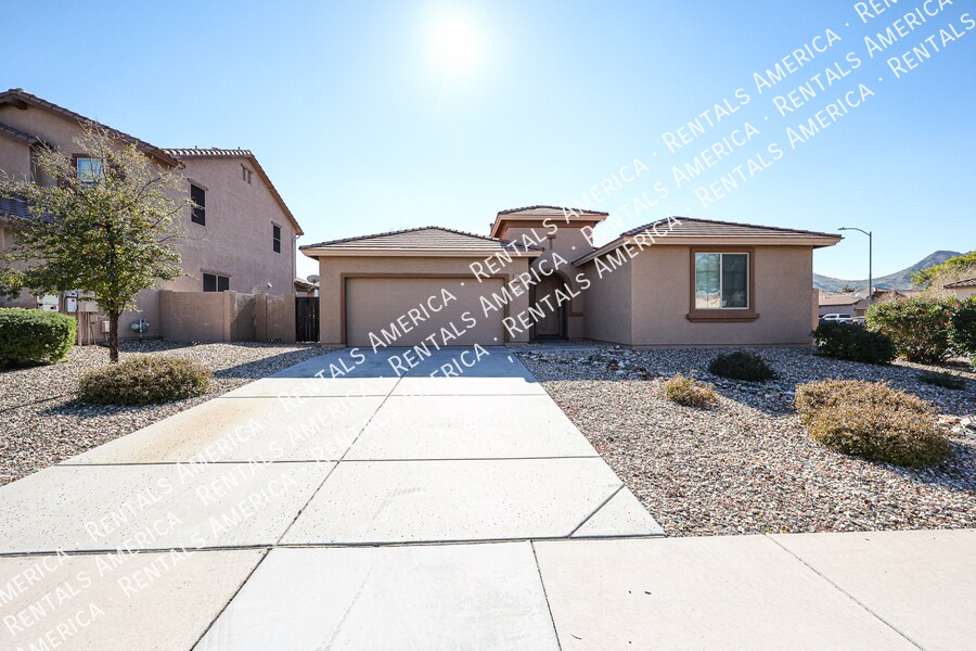 Foto principal - A Must See!!! 4 Bedrooms and 2 bath!!