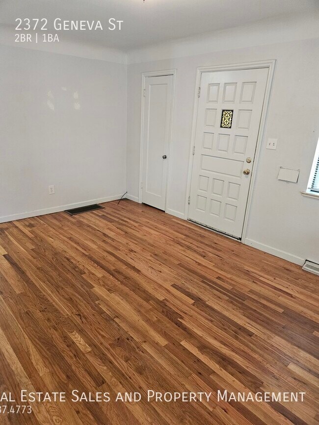 Building Photo - 2 Bedroom, 1 Bath Ranch Style home