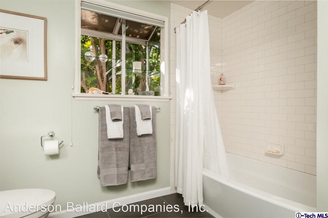 Building Photo - 3 br, 2.5 bath House - 3933 El Lado Drive