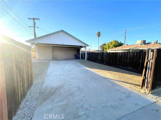 Foto del edificio - 1334 E Brockton Ave