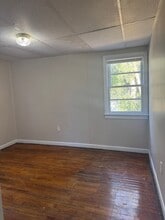 Building Photo - 1547 Heath St