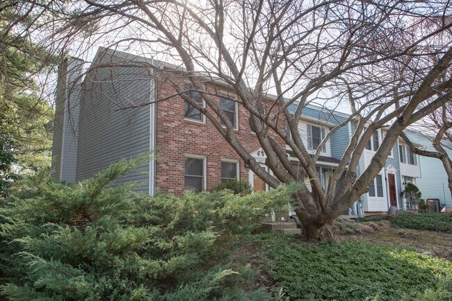Building Photo - 6051 Cedar Wood Dr
