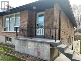 Building Photo - 639 Pinegrove Ave