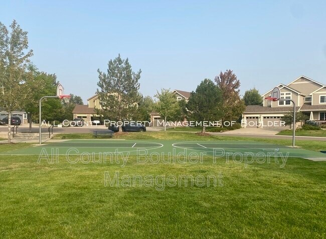 Foto del edificio - 5729 Pierson Mountain Ave