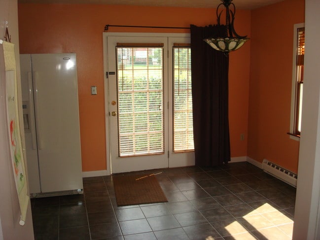 Kitchen door - 1528 Blue Course Dr
