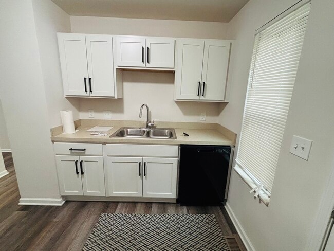 Foto del edificio - 606 E 103rd St
