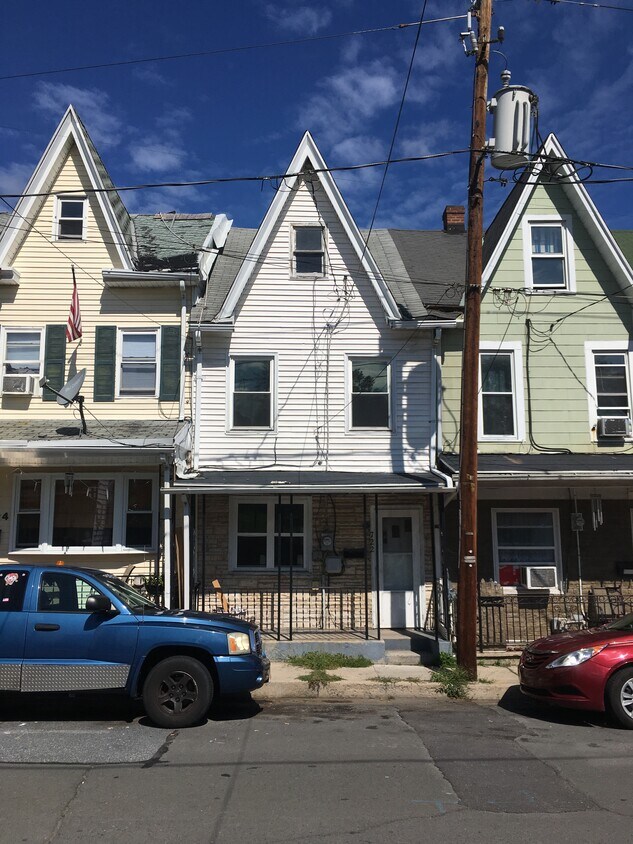 722 W Race St, Pottsville, PA 17901 Townhome Rentals in Pottsville PA