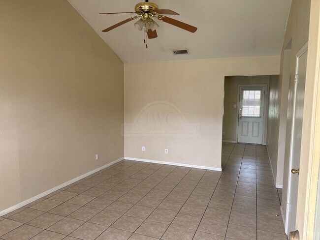 Building Photo - 1905 Windward Dr
