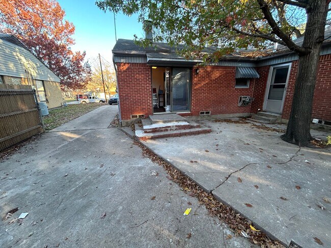 Photo - 1111 LUCILLE ST House