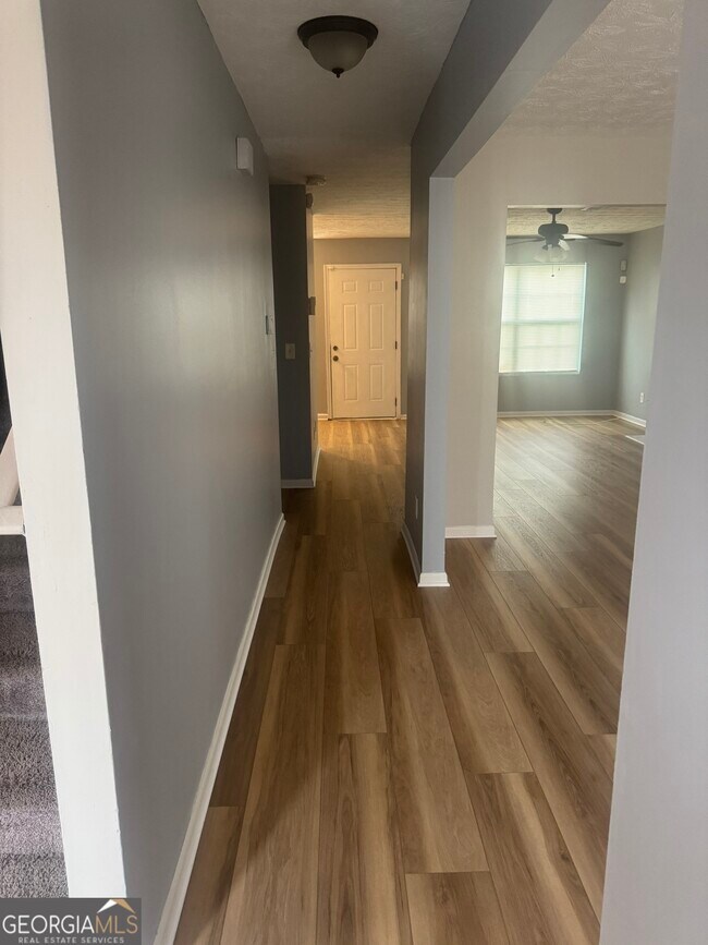 Building Photo - 5842 Wellborn Oaks Ct