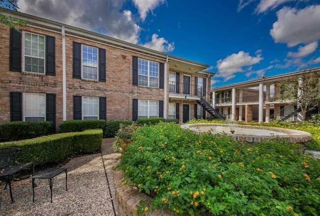 Building Photo - 6402 Del Monte Dr