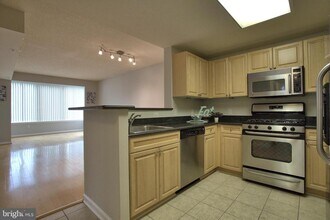 Building Photo - 2726 Gallows Rd