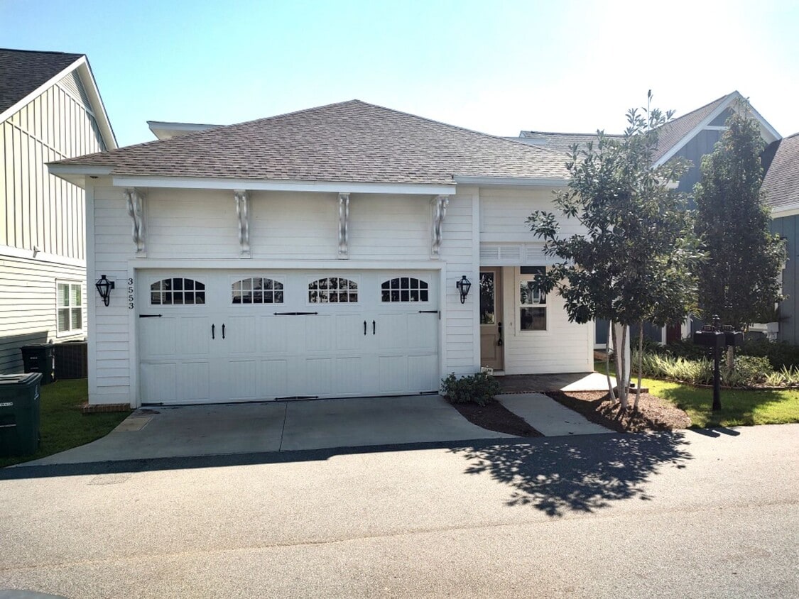Luxury Southwood Home - Luxury Southwood Home