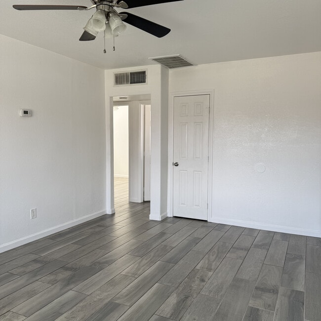 Building Photo - 1510 W Orange Ave