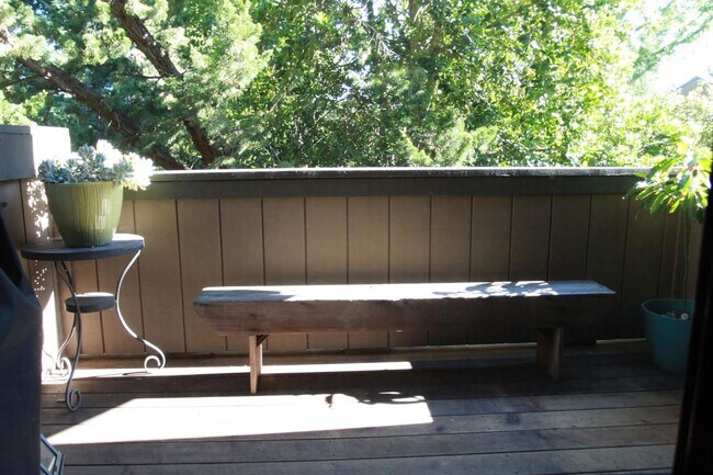 Building Photo - * Coming Soon * 1 Bedroom Condo for Rent