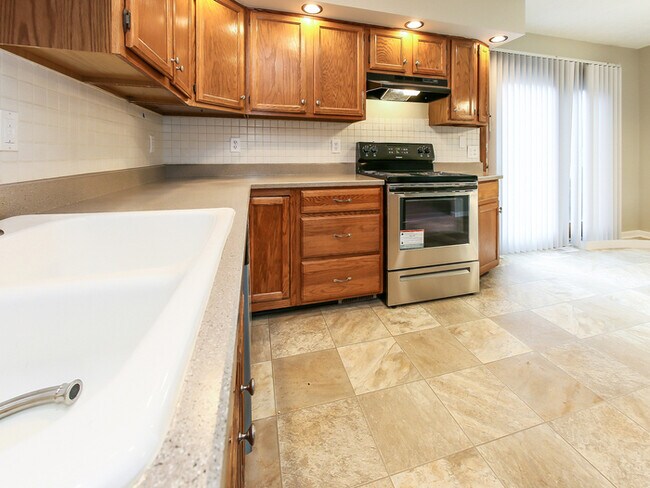 Building Photo - Bright and Spacious 4-Bedroom Home