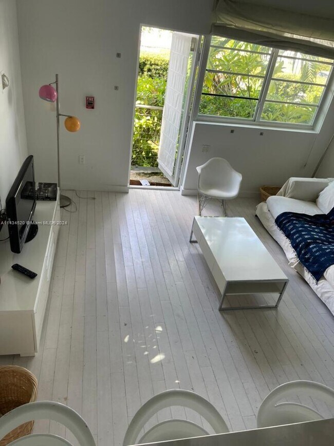 Foto del edificio - 3917 Meridian Ave