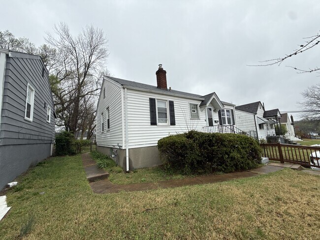 Foto del edificio - 7441 Calvin Ave