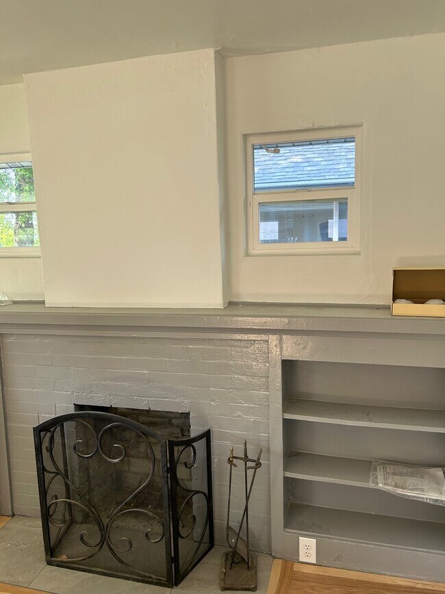 Living room - 825 S Jefferson St