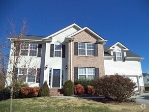 Building Photo - 4643 Aylesbury Dr