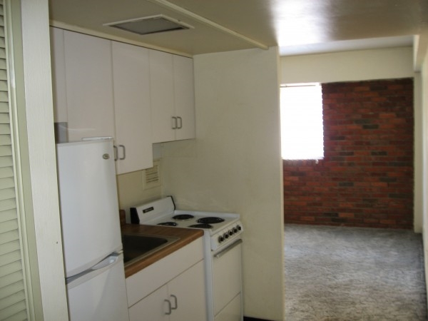 Kitchen (Front Unit) - Devon Apartments