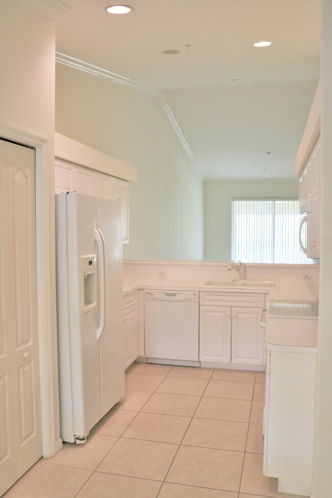 Foto del edificio - Available 8.10.2024 - 2Bed/2bath + Den in ...