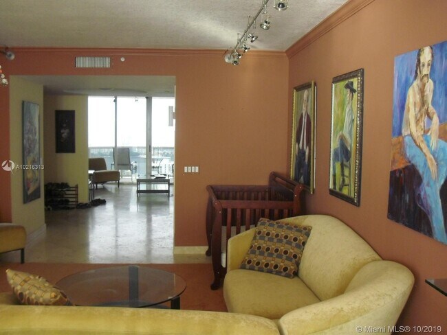 Building Photo - 17555 Collins Ave