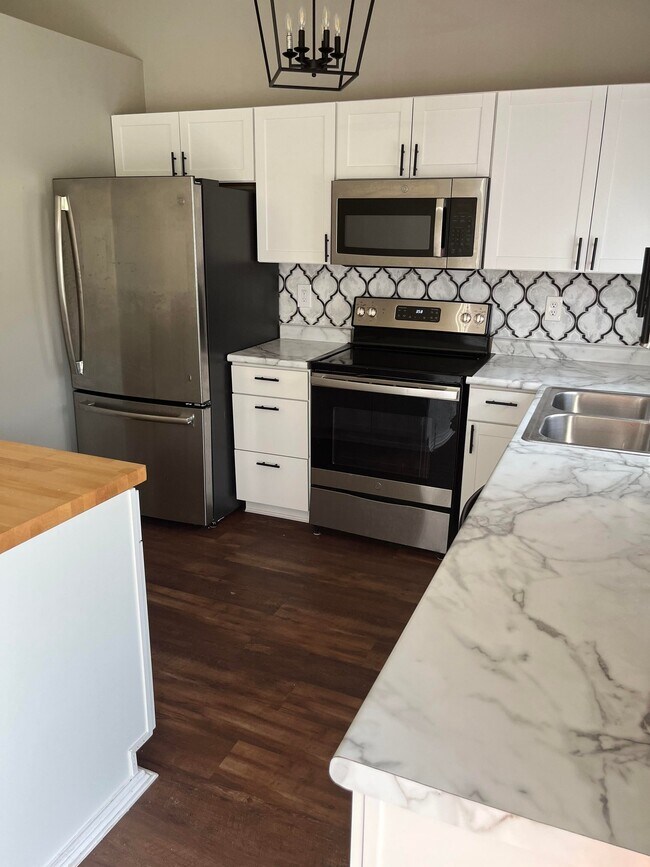 Foto del edificio - 2435 Hilliard Dr